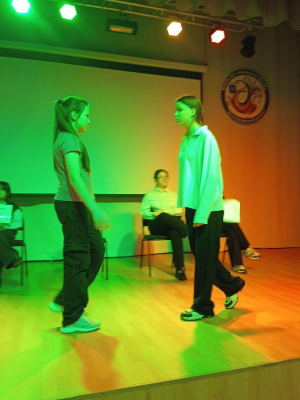 &laquo;Равный &mdash; равному&raquo;: о серьезном через драму