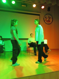 &laquo;Равный &mdash; равному&raquo;: о серьезном через драму